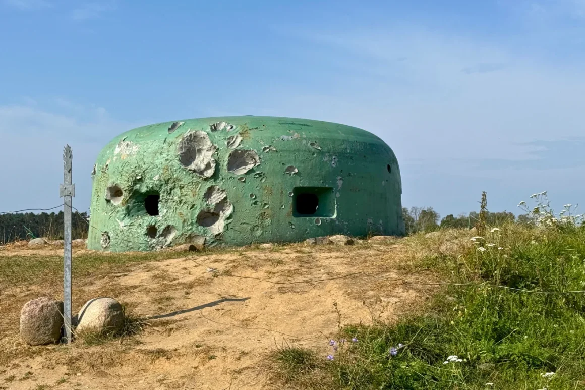 El Festungsfront Oder-Warthe-Bogen, o el Ostwall, tenía prevista su finalización en 1951, pero la construcción fue abandonada cuando cambiaron las prioridades militares alemanas. Hoy en día, el sitio es un museo. Pavlo Fedykovych